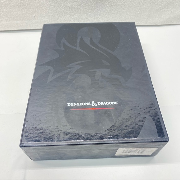 Dungeons & Dragons Core Rule Book Box Set 3 Core Books & Dungeon Masters Screen